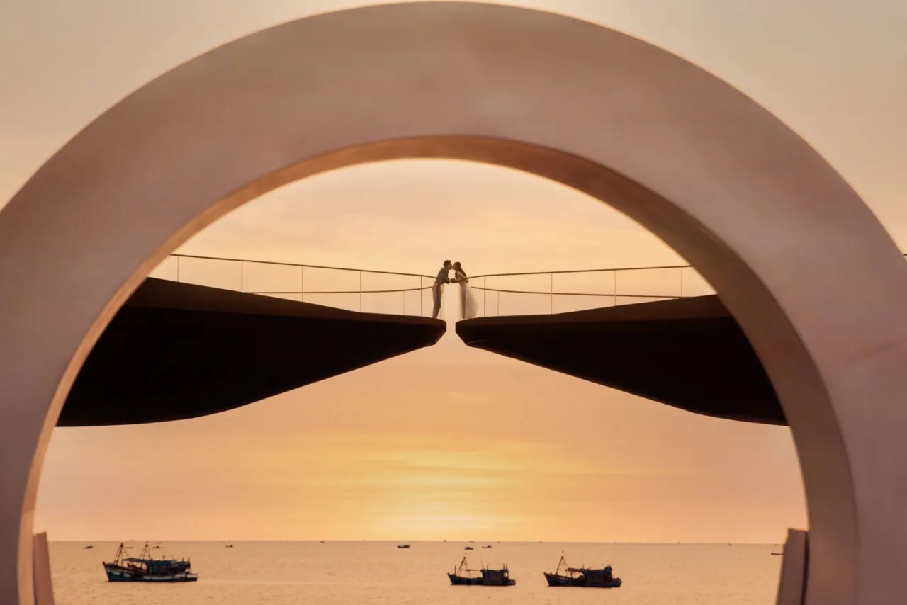 Phu Quoc Island: Hon Thom Nature Park – Sunset Town – Kiss Bridge