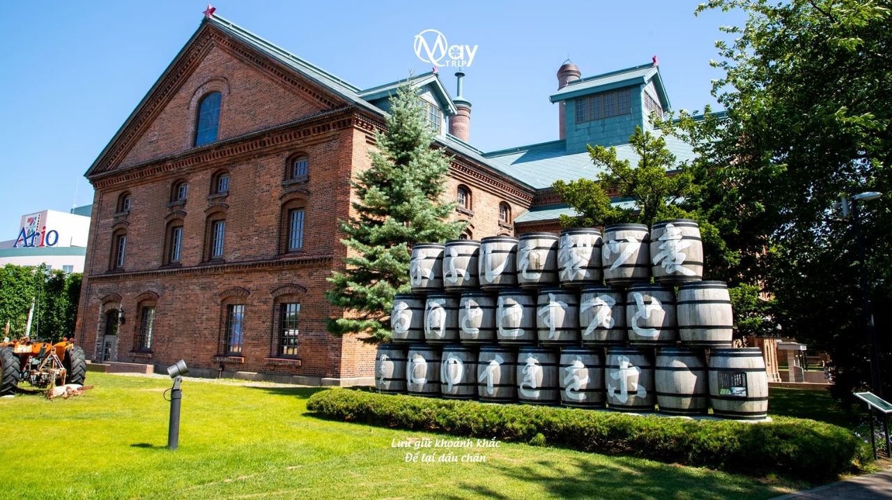 Hokkaido Tour: Furano – Noboribetsu – Otaru – Sapporo – Hot Air Balloon Experience