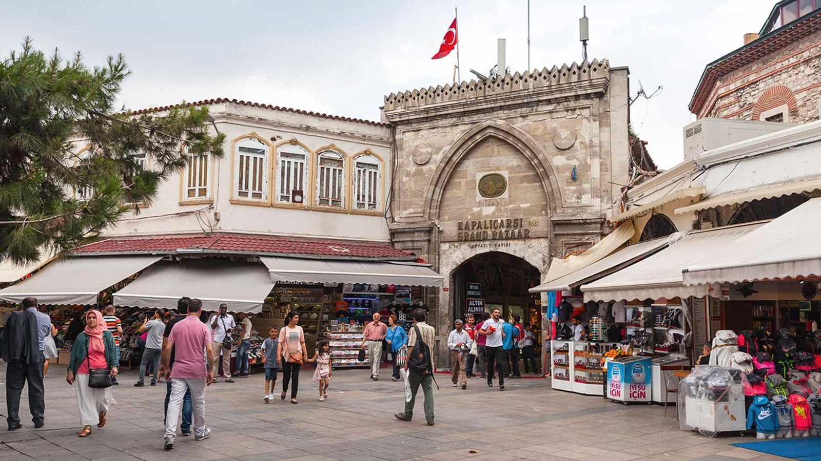 Istanbul Essentials: Topkapi and Sultanahmet Tour