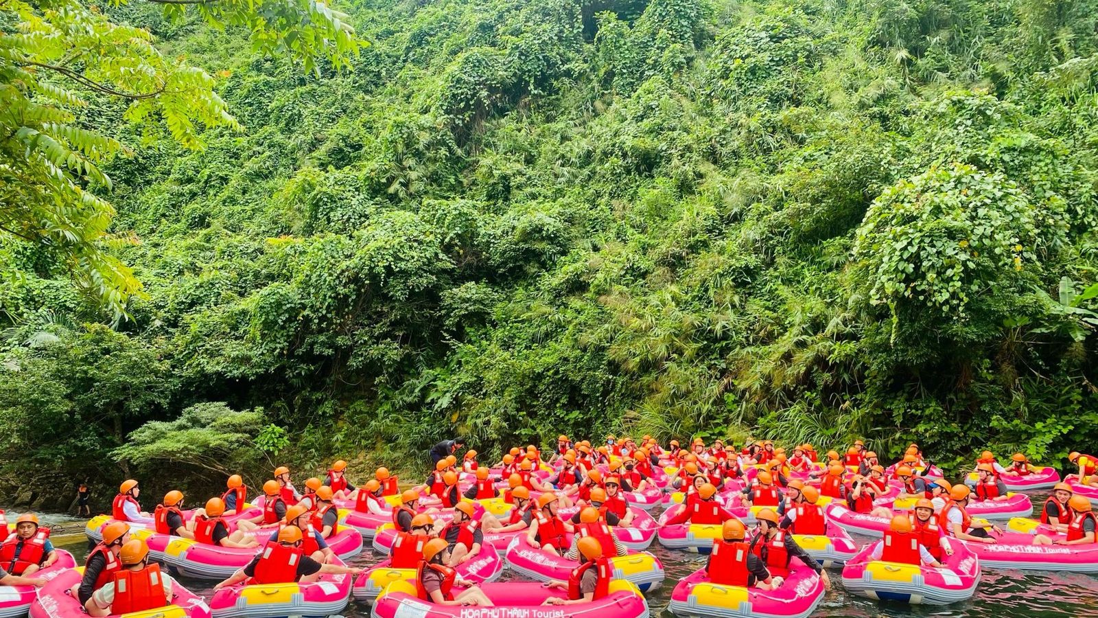 Trải nghiệm trượt thác Hòa Phú Thành - Image - 12801