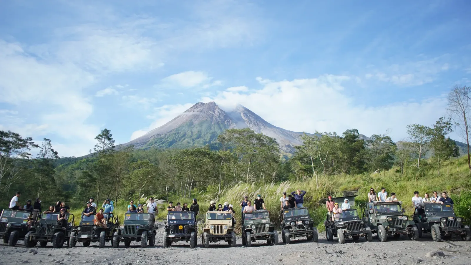 4D3N Explore Jogja: Merapi Lava Tour, Borobudur Temple and Sunset Hills - Image - 11126