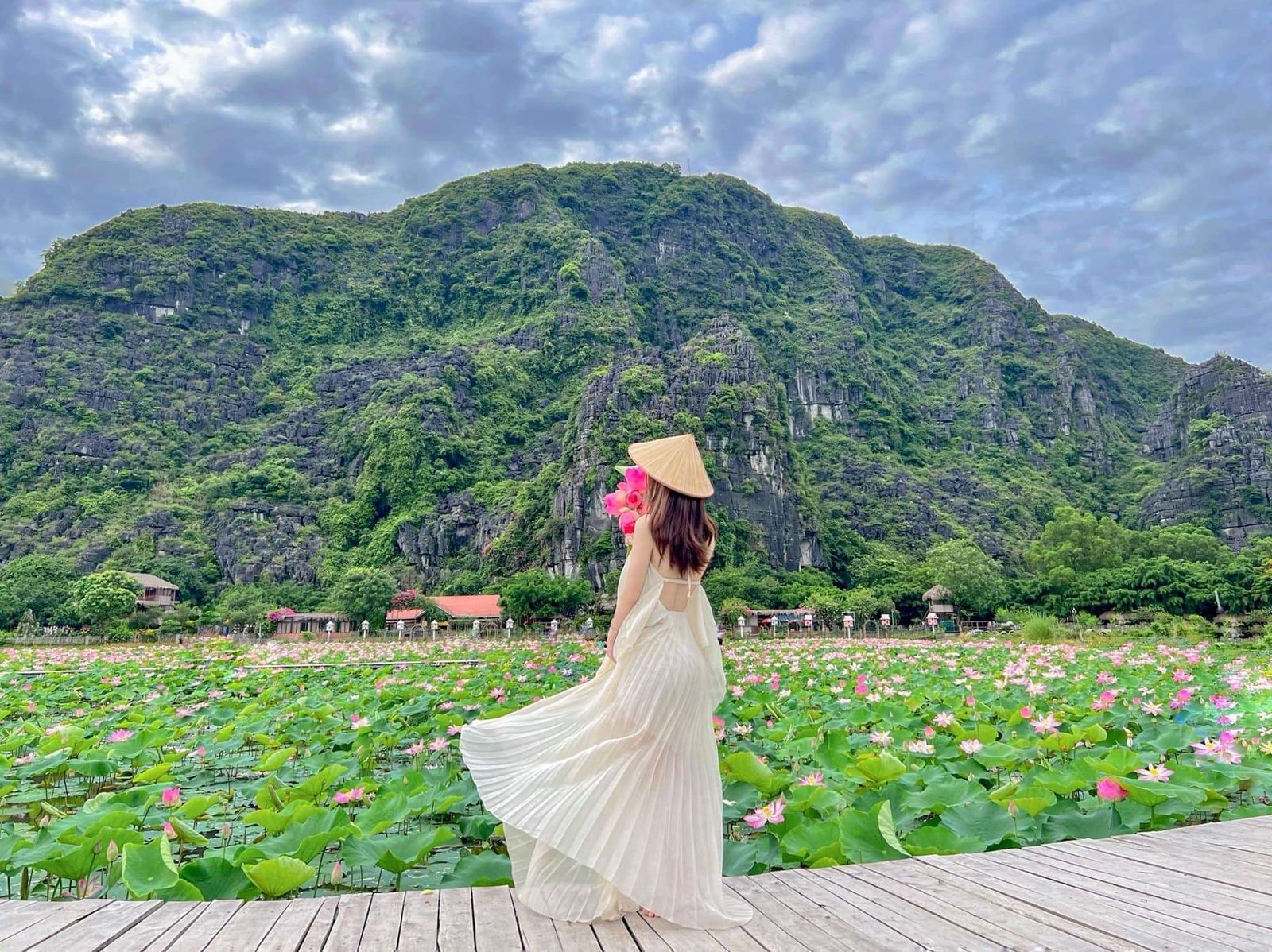 Ninh Binh 1 Day: Hoa Lu Ancient Capital – Trang An – Mua Cave - Image - 17599