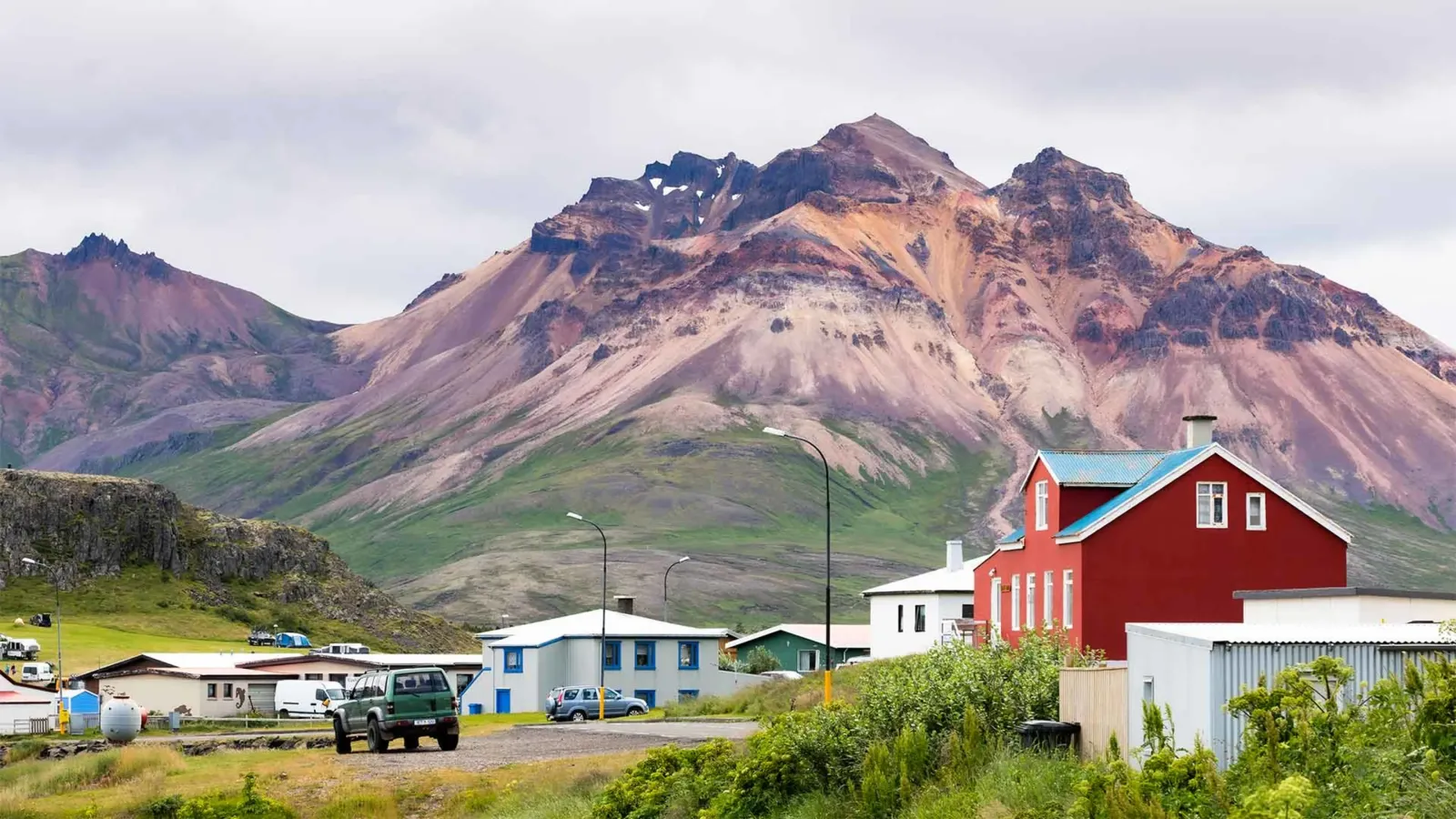 Iceland Discovery: Þingvellir National Park – Vatnshellir Cave – South Coast (8 Days)