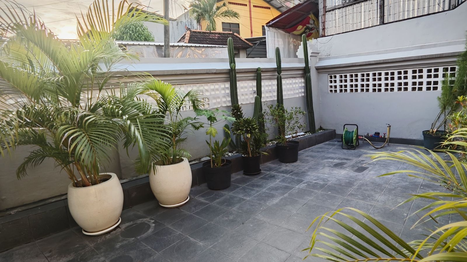3-Day Local Holiday Home Stay with Custom Day Tour - Image - 4654