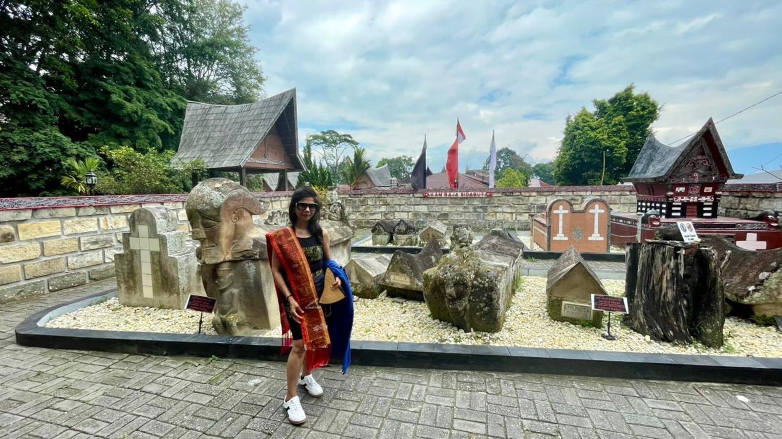 PAKET TOUR 1 HARI MEDAN - DANAU TOBA - MEDAN