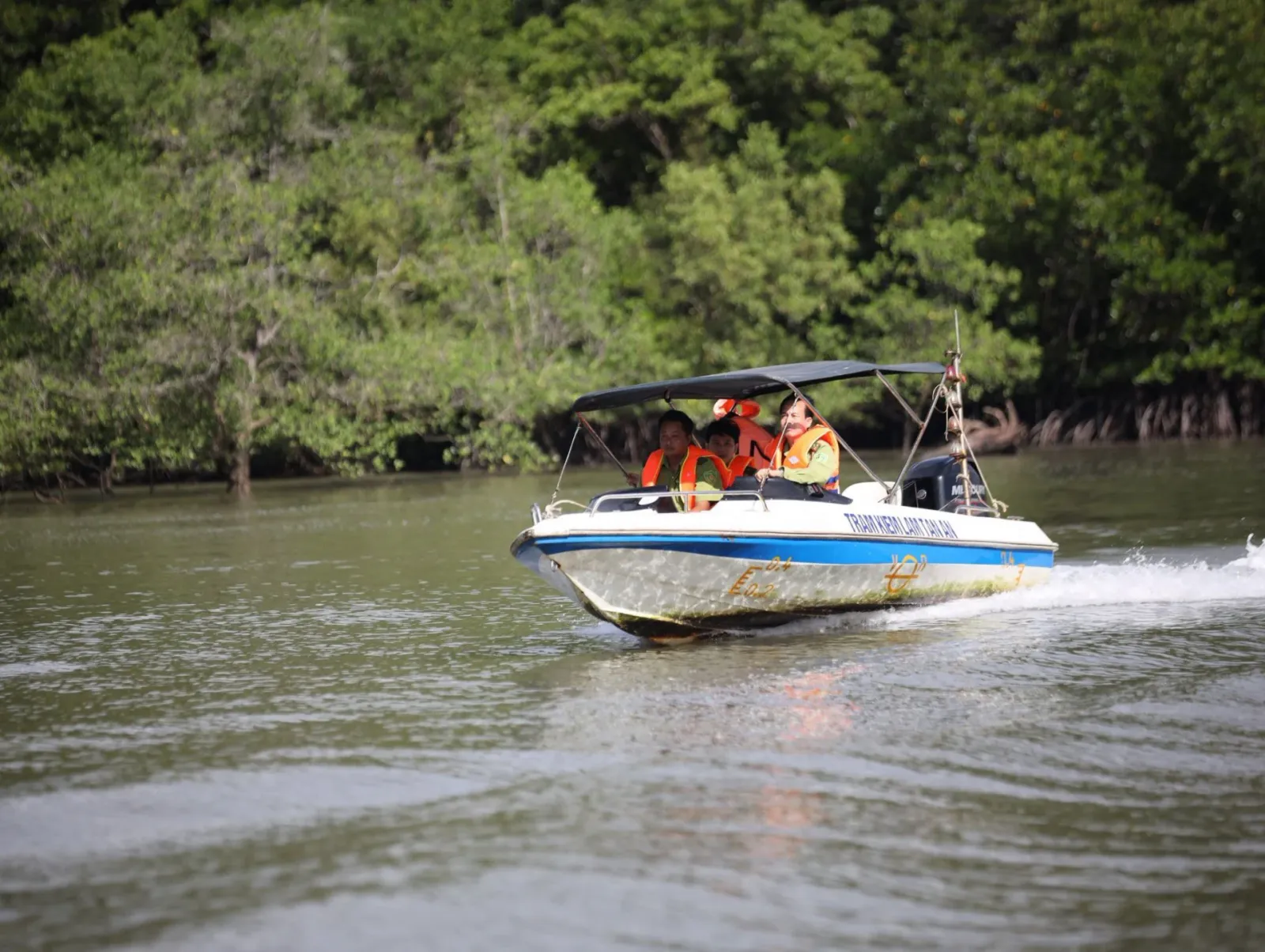 Package 3 Days: Mekong Delta – Can Gio Monkey Island – Cu Chi Tunnels - Image - 17666