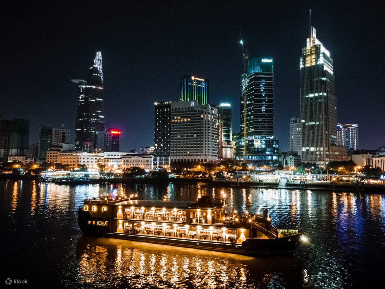 Ăn Tối Trên Du Thuyền Sài Gòn