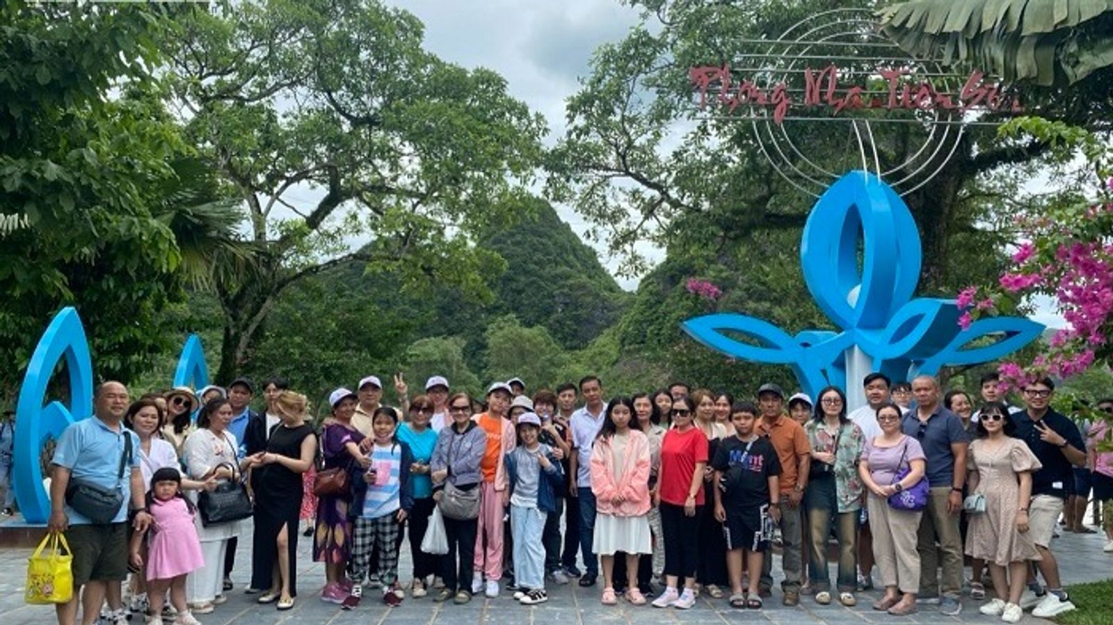 Tour Du Lịch Miền Trung 4N3Đ: HCM - Đà Nẵng - Bà Nà - Hội An - Huế - Quảng Bình, Vé Máy Bay Khứ Hồi + KS 4*, T5 hàng tuần - Image - 6056