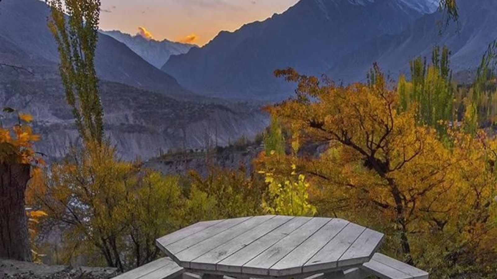 Autumn in Pakistan: Hunza-Skardu-Islamabad - Image - 18179