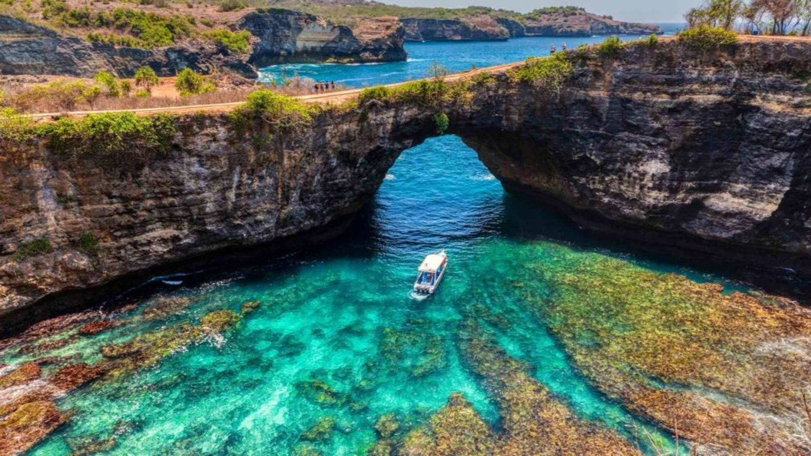 BALI 4 NGÀY ĐI ĐẢO NUSA PENIDA - VÙNG ĐẤT CỦA CÁC VỊ THẦN