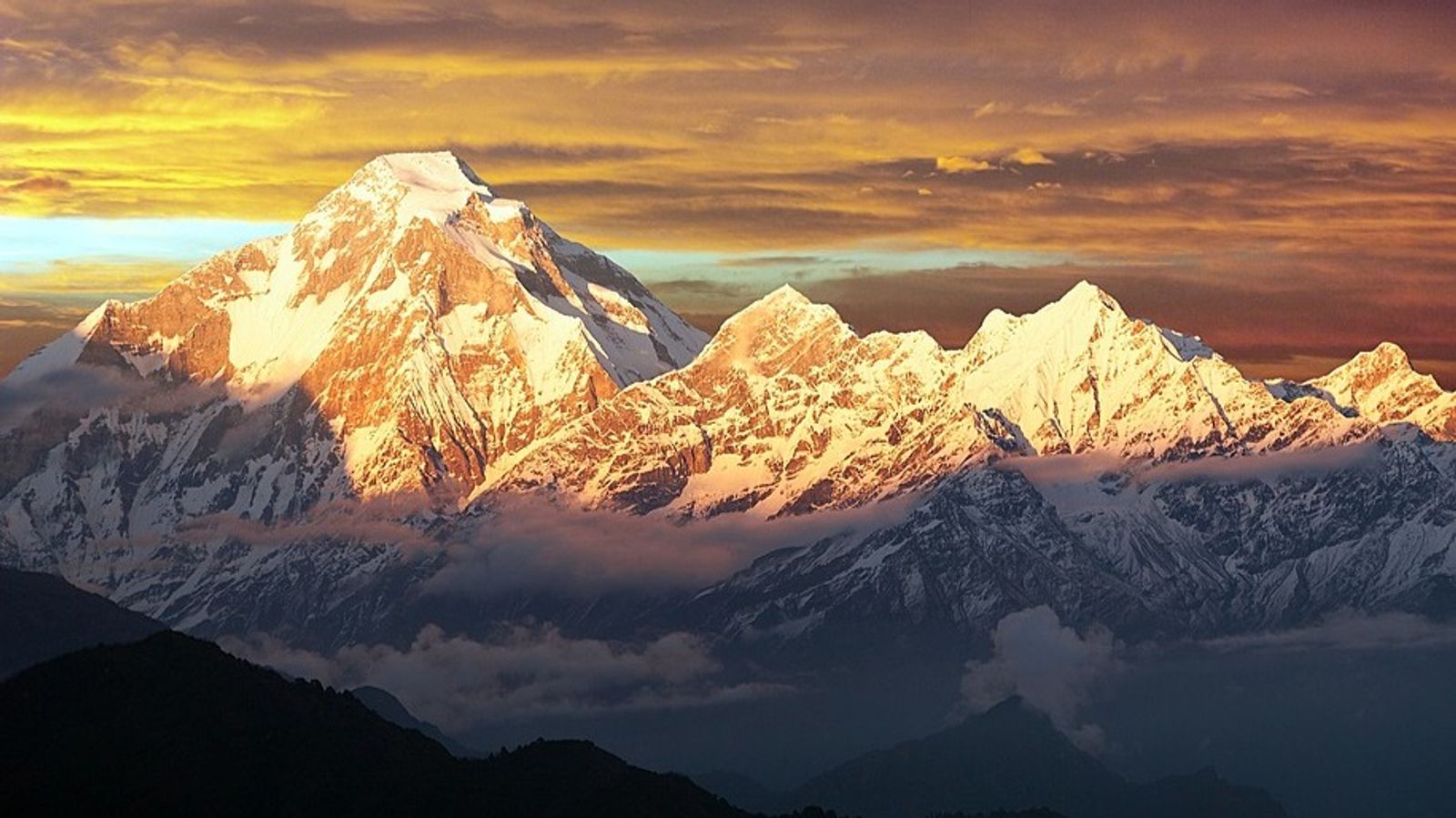Dhaulagiri Circuit Trek – 18 Days