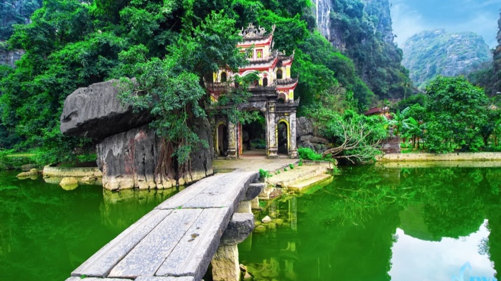 Hanoi - Ninh Binh Hoa Lu - Tam Coc one day tour