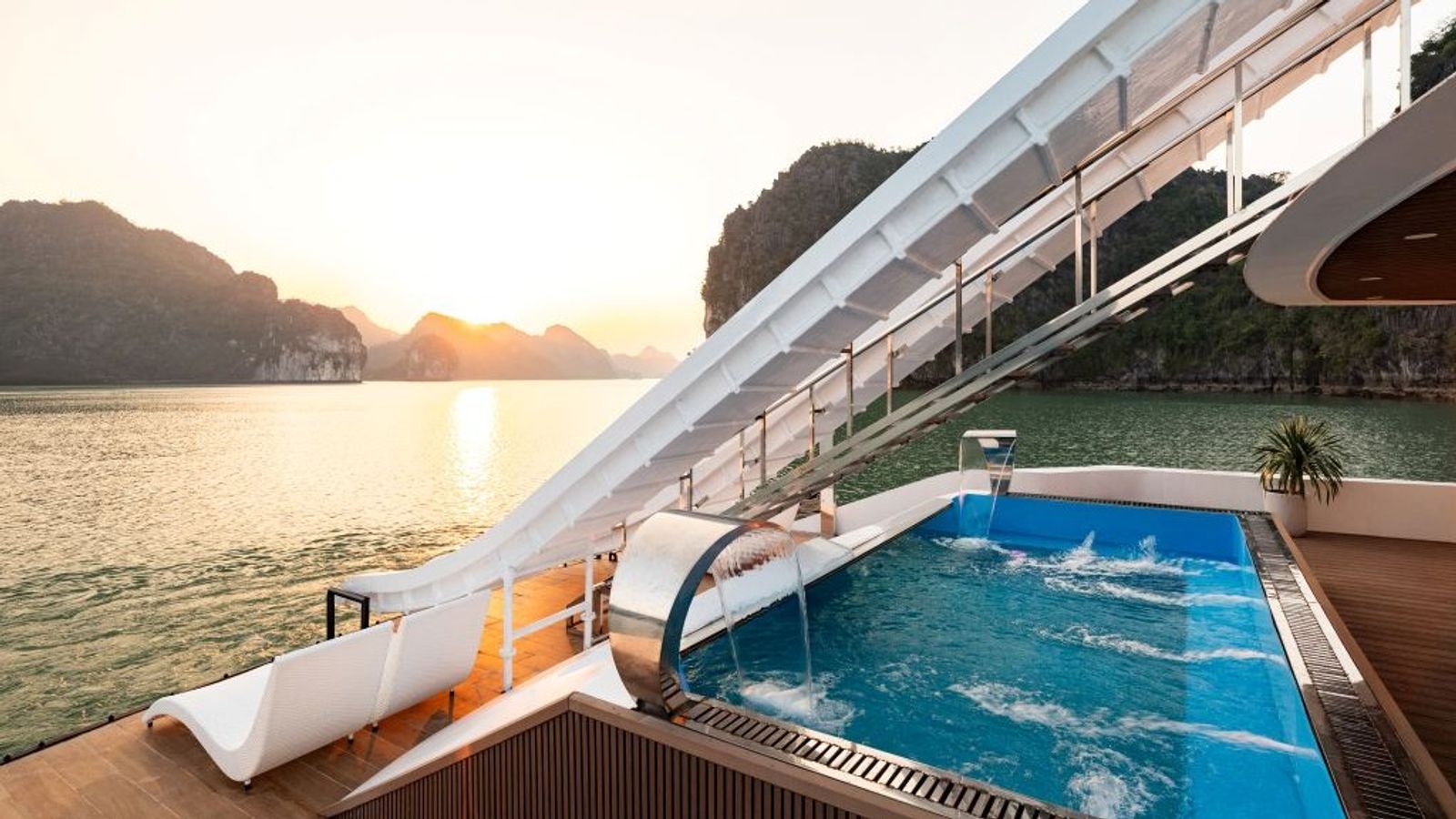Luxury 1 day trip to Ha Long bay on Hera Cruise - Image - 15008