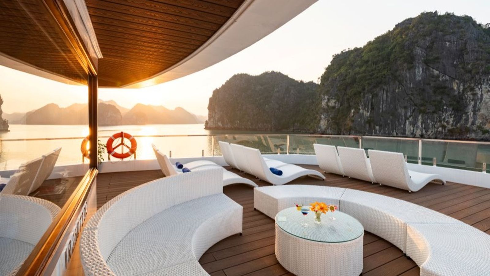 Luxury 1 day trip to Ha Long bay on Hera Cruise - Image - 15011