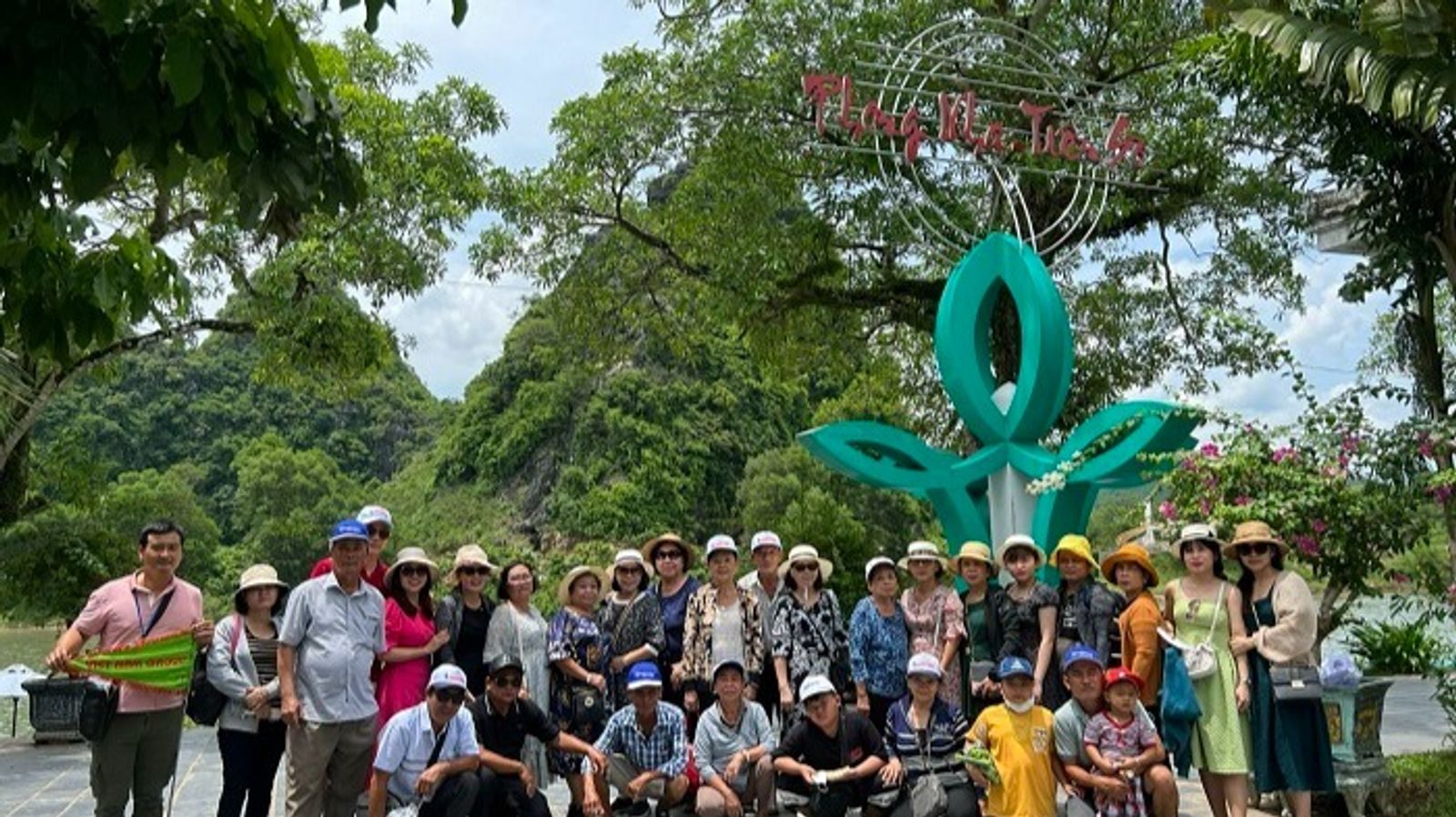 Tour Du Lịch Miền Trung 4N3Đ: HCM - Đà Nẵng - Bà Nà - Hội An - Huế - Quảng Bình, Vé Máy Bay Khứ Hồi + KS 4*, T5 hàng tuần - Image - 6043