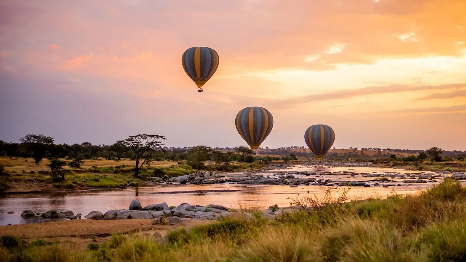 4 DAYS SERENGETI AND NGORONGORO CRATER . (WITH AN EXTRA FULL DAY AT SERENGETI N.P)