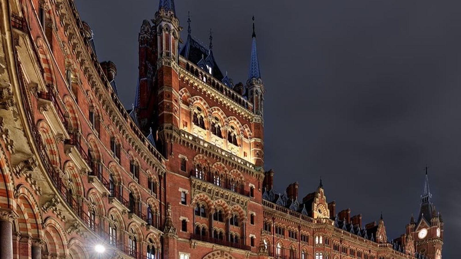 6-Day Trip: London and Paris Highlights with High-Speed Train - Image - 10723