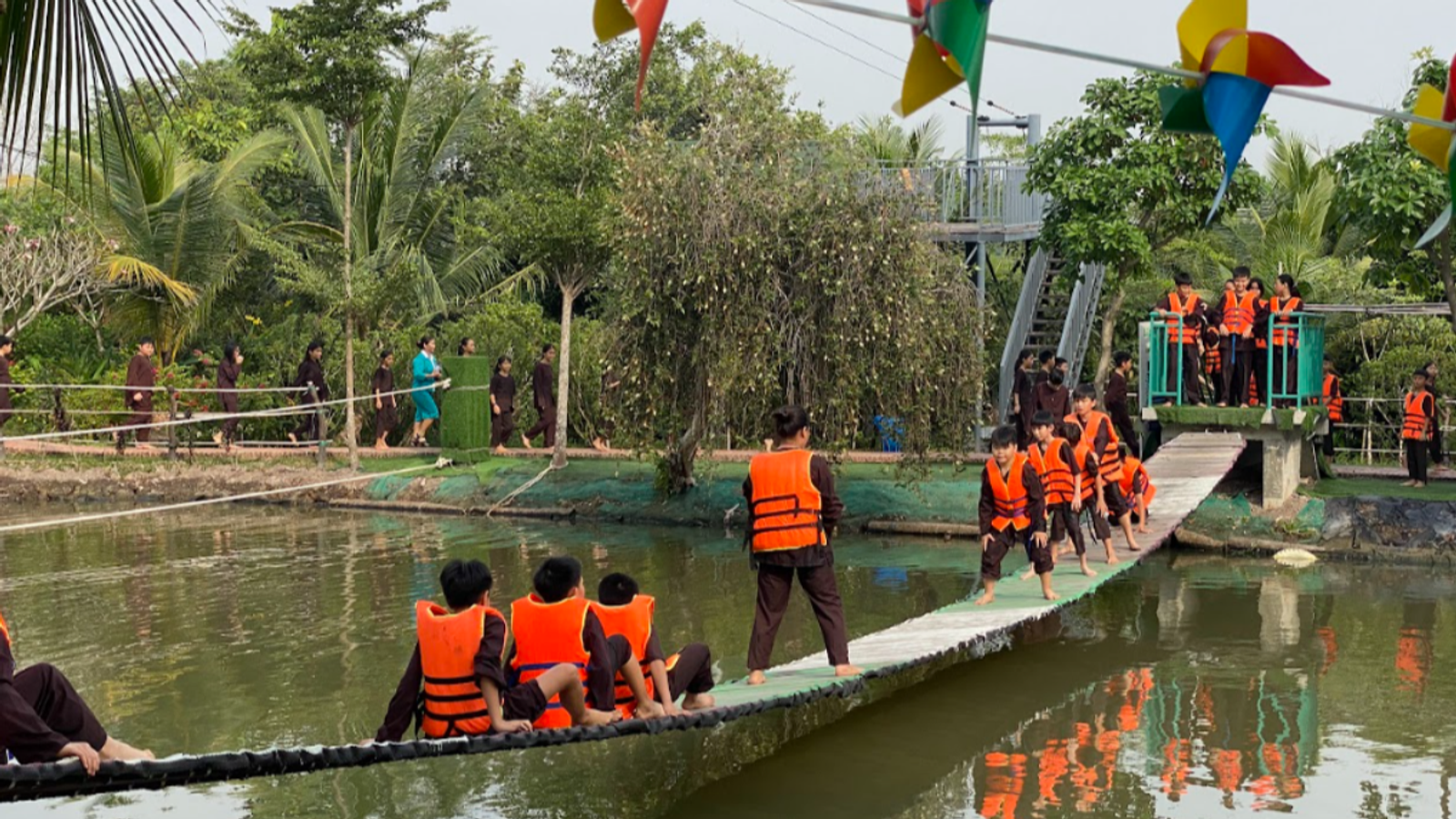 Cu Chi Tunner - Kawazoo With Canoe - Image - 9703