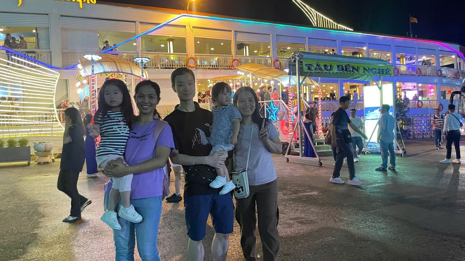 Dinner on Cruise in Saigon - Image - 18846