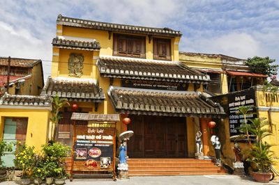 Coconut Jungle – Hoi An Old Town – Boat Ride & Release Flower Lantern Half Day - Image - 17229