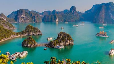 HALONG EXCURSION DAY TOUR (SIC) (6 Hour-Route 2: Sung Sot Cave – Titop Island – Kayaking at Luon Cave) - Image - 13887