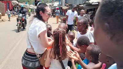 Nairobi:Giraffes Feeding Experience At Giraffes Centre And Kibera Slum Excursion. - Image - 8216