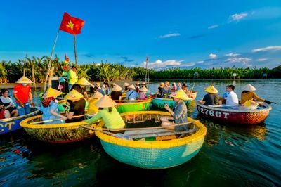 Coconut Jungle – Hoi An Old Town – Boat Ride & Release Flower Lantern Half Day - Image - 17220