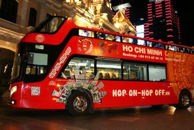 Night Tour: Saigon Sightseeing & Dinner On Cruise - Image - 17579