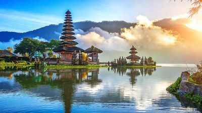 Bali Iconic temple ( taman ayun temple, ulun danu beratan, tanah lot ) - Image - 13771