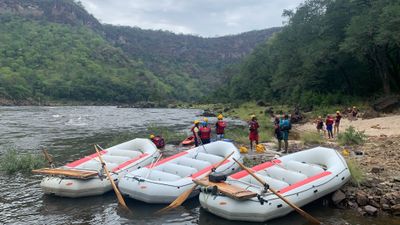 Zambezi White Water Rafting - Image - 8574