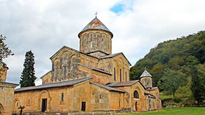 Tbilisi to Kazbegi & Gudauri Day Tour – Gergeti Trinity Church, Ananuri & Caucasus Mountains - Image - 14203