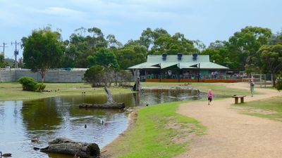 Melbourne, Australia 4D3N - Image - 11683