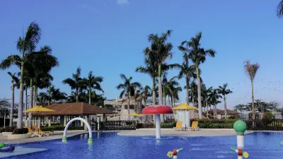 Aquaria Water Park: Manila Beach - Water Adventure Day Trip - Image - 9825