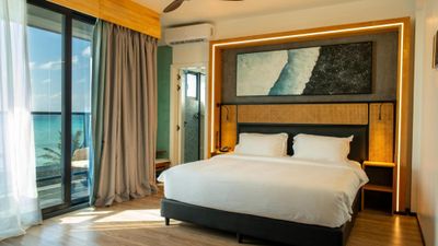 Dhiffushi Maldives Tour - Turtles, Sandbank, Dolphin Cruise & Drone Photos | 5 Days - Image - 15205