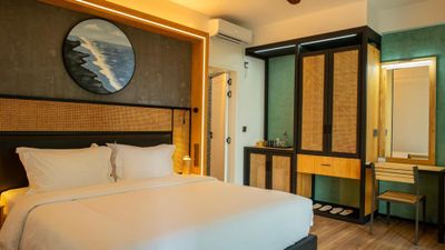 Dhiffushi Maldives Tour - Turtles, Sandbank, Dolphin Cruise & Drone Photos | 5 Days - Image - 15215