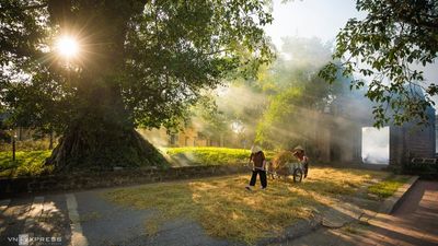 Hanoi Day Tour: Explore Duong Lam Ancient Village & Quang Phu Cau Incense Village - Image - 18165