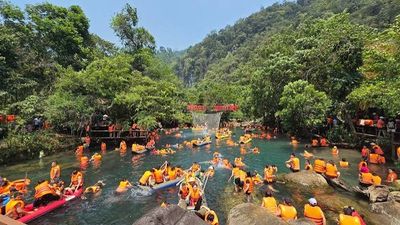 Tour Trekking: Chinh Phục Mạo Hiểm Đỉnh Cao Hố Sụt Kong 5N5Đ - Image - 25301