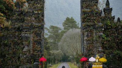 Bali Iconic temple ( taman ayun temple, ulun danu beratan, tanah lot ) - Image - 13775