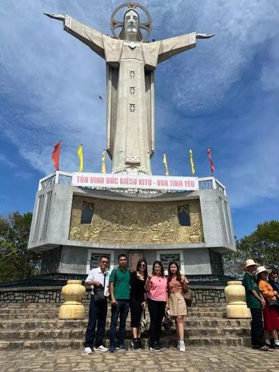 VUNG TAU FULL-DAY TRIP: BEACH, CULTURE & SIGHTSEEING - Image - 2482
