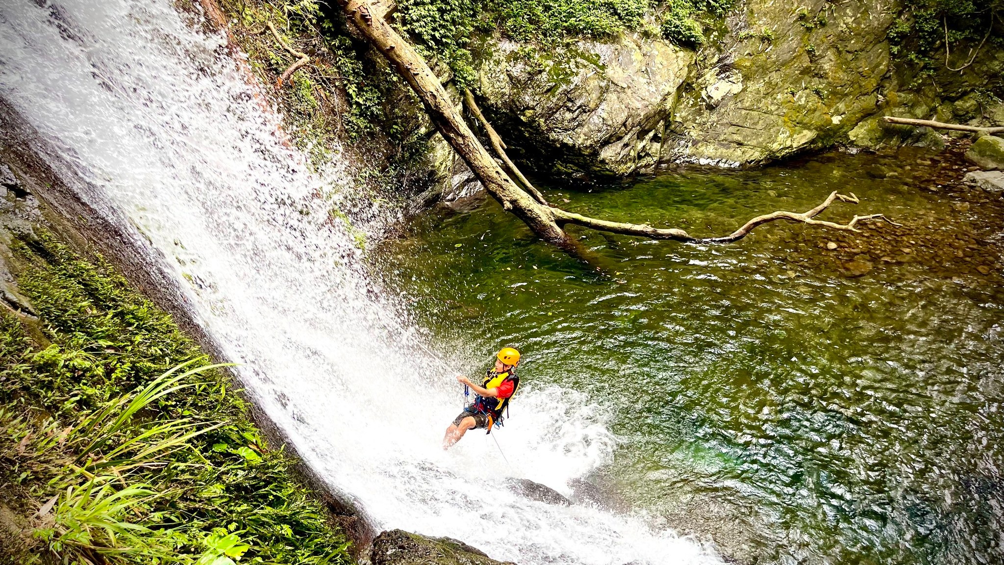 Canyoning Đu Dây Trượt Thác Công Chúa – Quân Chu 2N1Đ - Image - 13572