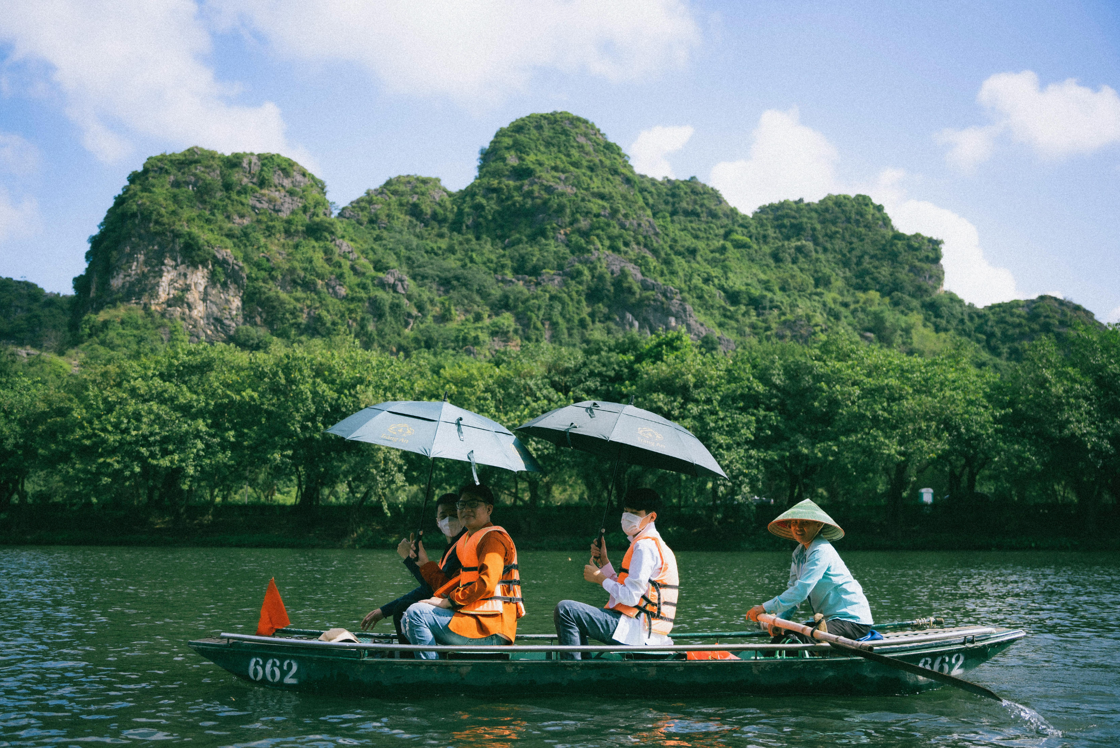 Ninh Binh Day trip from Hanoi: Ninh Binh - Hoa Lu - Trang An - Mua Cave​