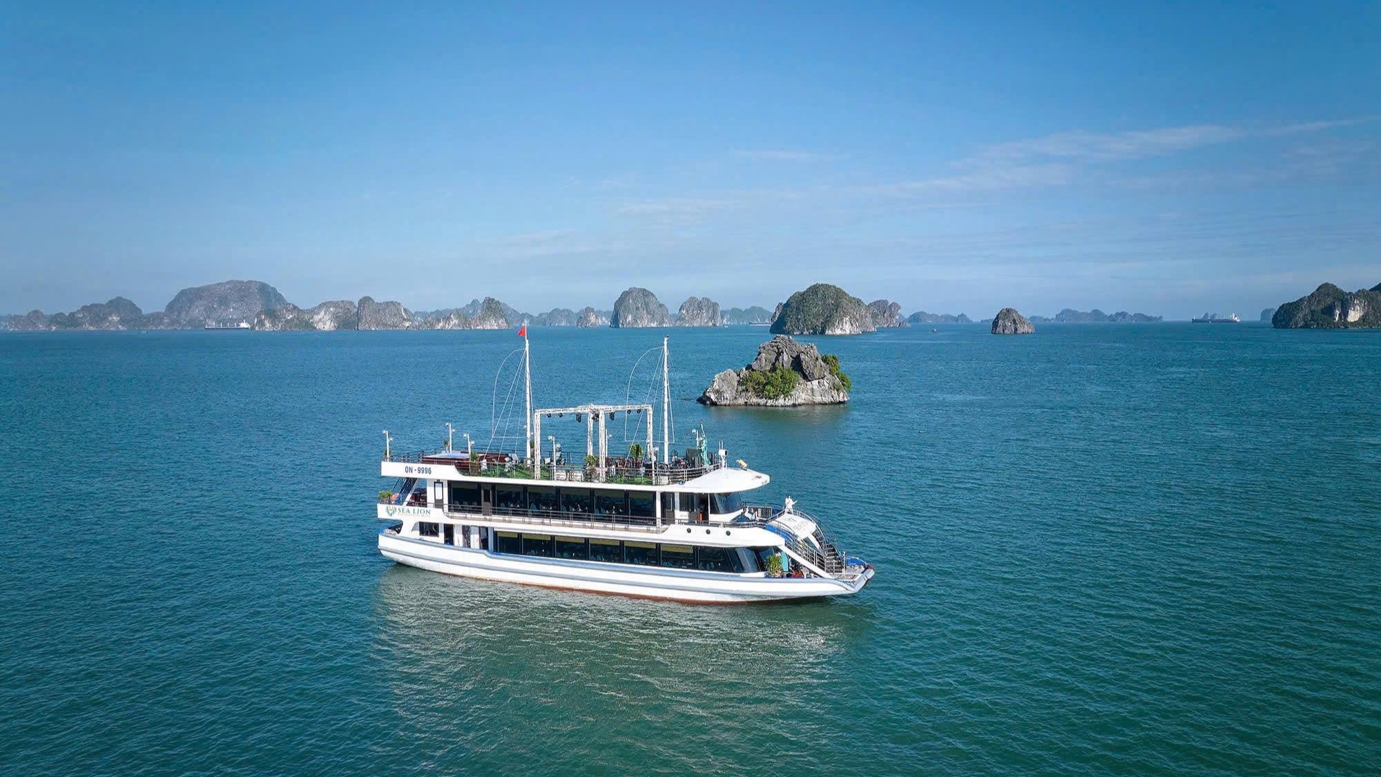 HALONG EXCURSION DAY TOUR (SIC) (6 Hour-Route 2: Sung Sot Cave – Titop Island – Kayaking at Luon Cave) - Image - 13888