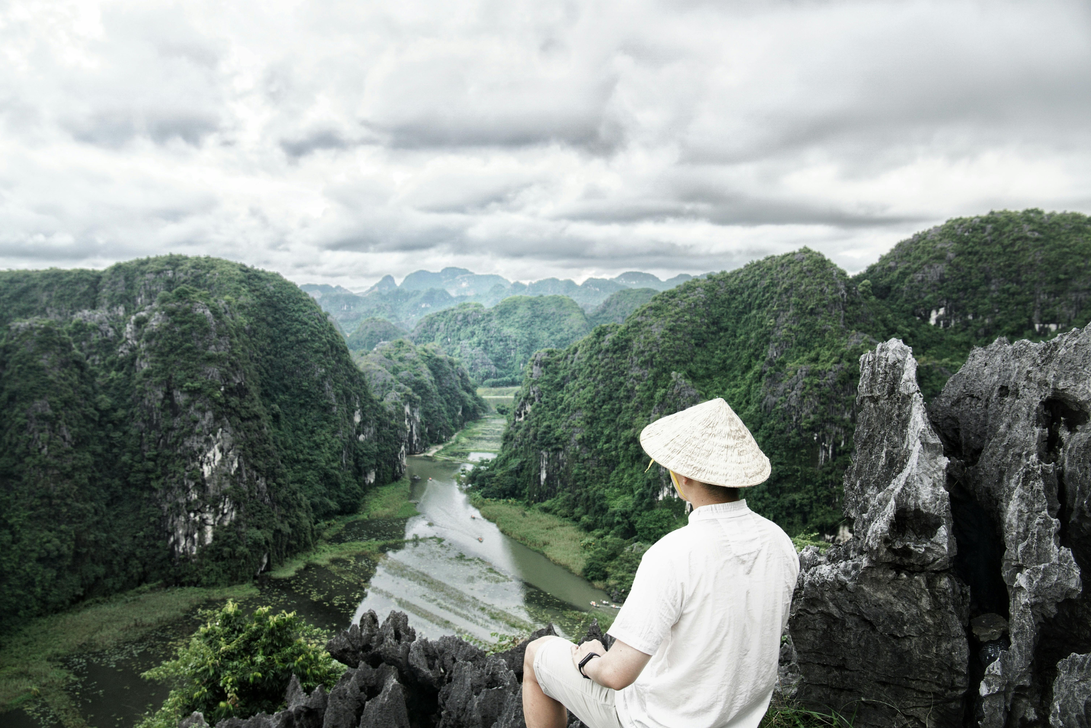 Ninh Binh Day trip from Hanoi: Ninh Binh - Hoa Lu - Trang An - Mua Cave​