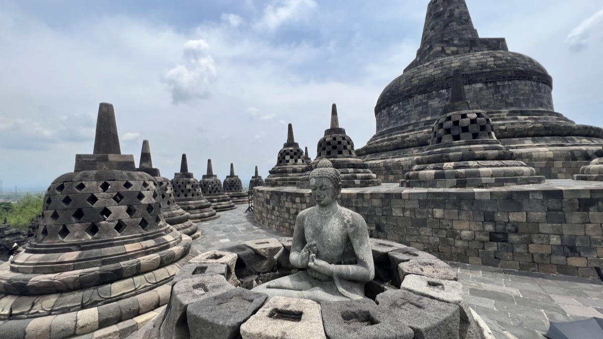 4D3N Explore Jogja: Merapi Lava Tour, Borobudur Temple and Sunset Hills - Image - 11127