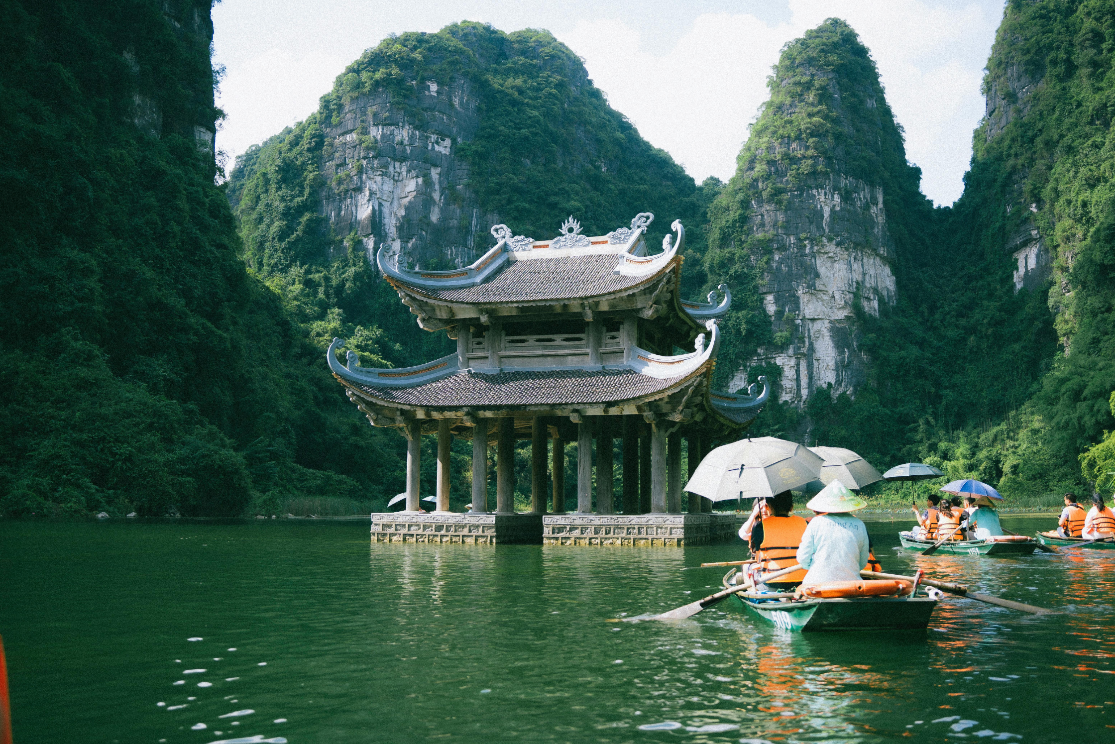 Ninh Binh Day trip from Hanoi: Ninh Binh - Hoa Lu - Trang An - Mua Cave​