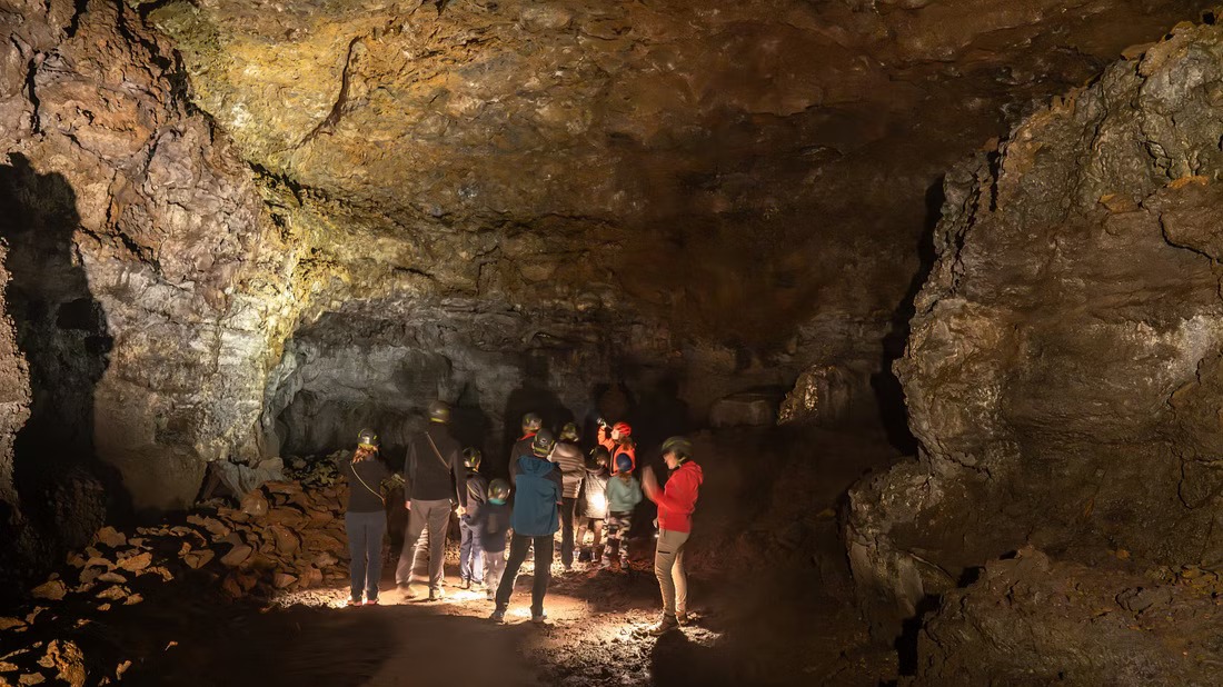Iceland Discovery: Þingvellir National Park – Vatnshellir Cave – South Coast (8 Days) - Image - 10920