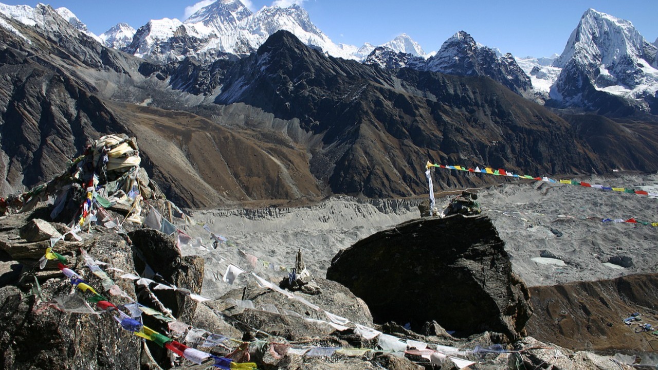 Everest Base Camp & Gokyo Ri Trek – 16 Nights 17 Days - Image - 14491