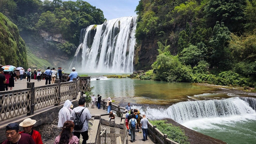 HÀ NỘI - QUÝ DƯƠNG –DƯƠNG XƯƠNG HOA HỌA TIỂU TRẤN -THIÊN HỘ MIÊU TRẠI 5N4D - Image - 13274