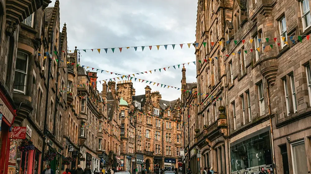 KHÁM PHÁ ANH – SCOTLAND – XỨ WALES 9N8Đ: HÀ NỘI - LONDON – CARDIFF – MANCHESTER –EDINBURGH – BIRMINGHAM – YORK - Image - 10431