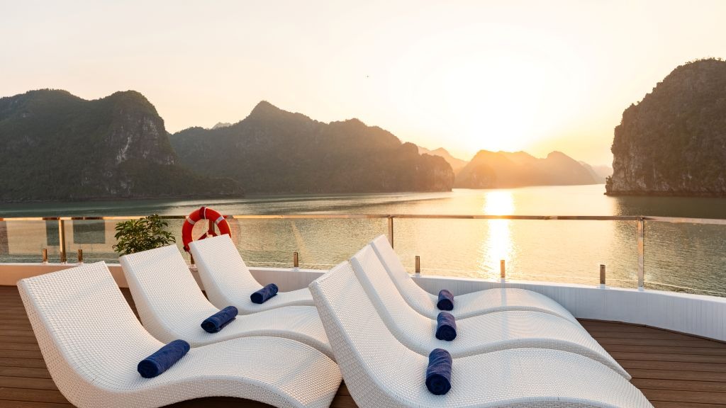 Luxury 1 day trip to Ha Long bay on Hera Cruise - Image - 15010